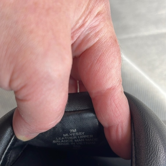 Marc Fisher Yessy Padded Black Leather Slide Sandals Size 7 - Picture 10 of 11